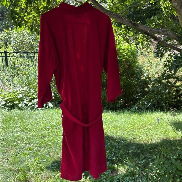 Luxurious Vintage Red Men's Robe - Picture 5 of 7